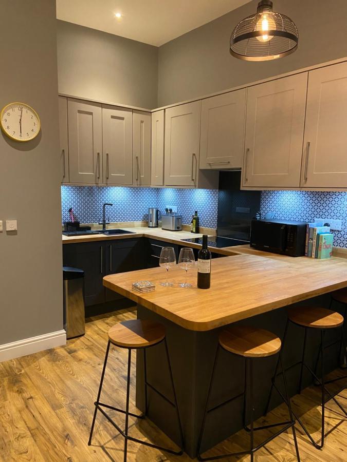 Stylish Tenby Apartment, Great Location, Parking Exterior foto