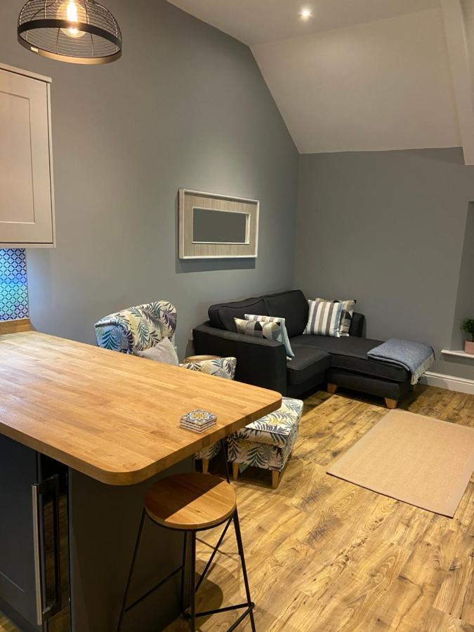 Stylish Tenby Apartment, Great Location, Parking Exterior foto
